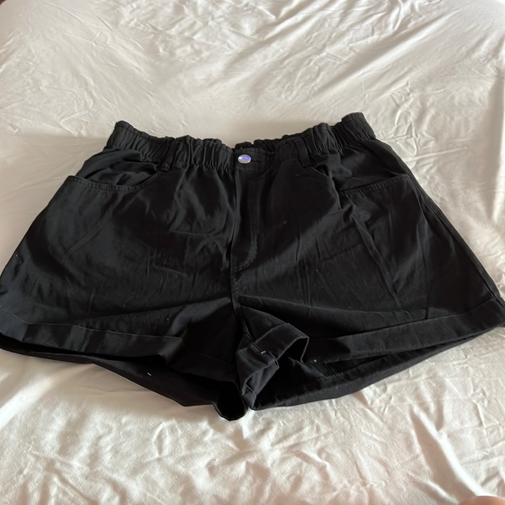H&M high waisted cuff shorts NWT